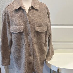 EUC Banana Republic Women's Shacket in Beige